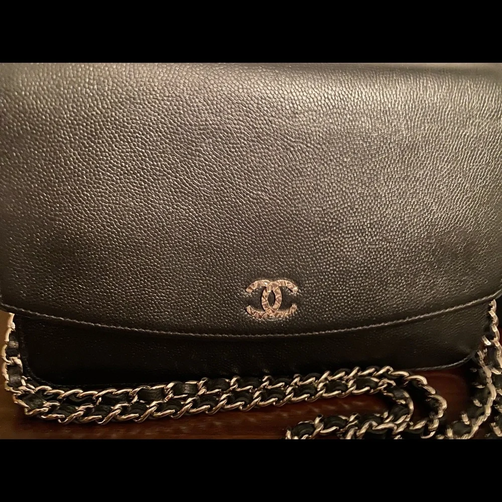 CHANEL Black Leather Chain Shoulder Bag with Silver-Tone CC - Picture 3 of 15